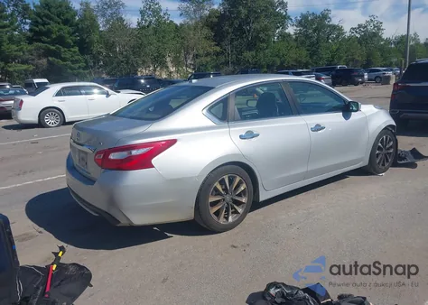 2017 Nissan Altima 2.5 Sv z USA, uszkodzony, nr VIN 1N4AL3AP3HC177036